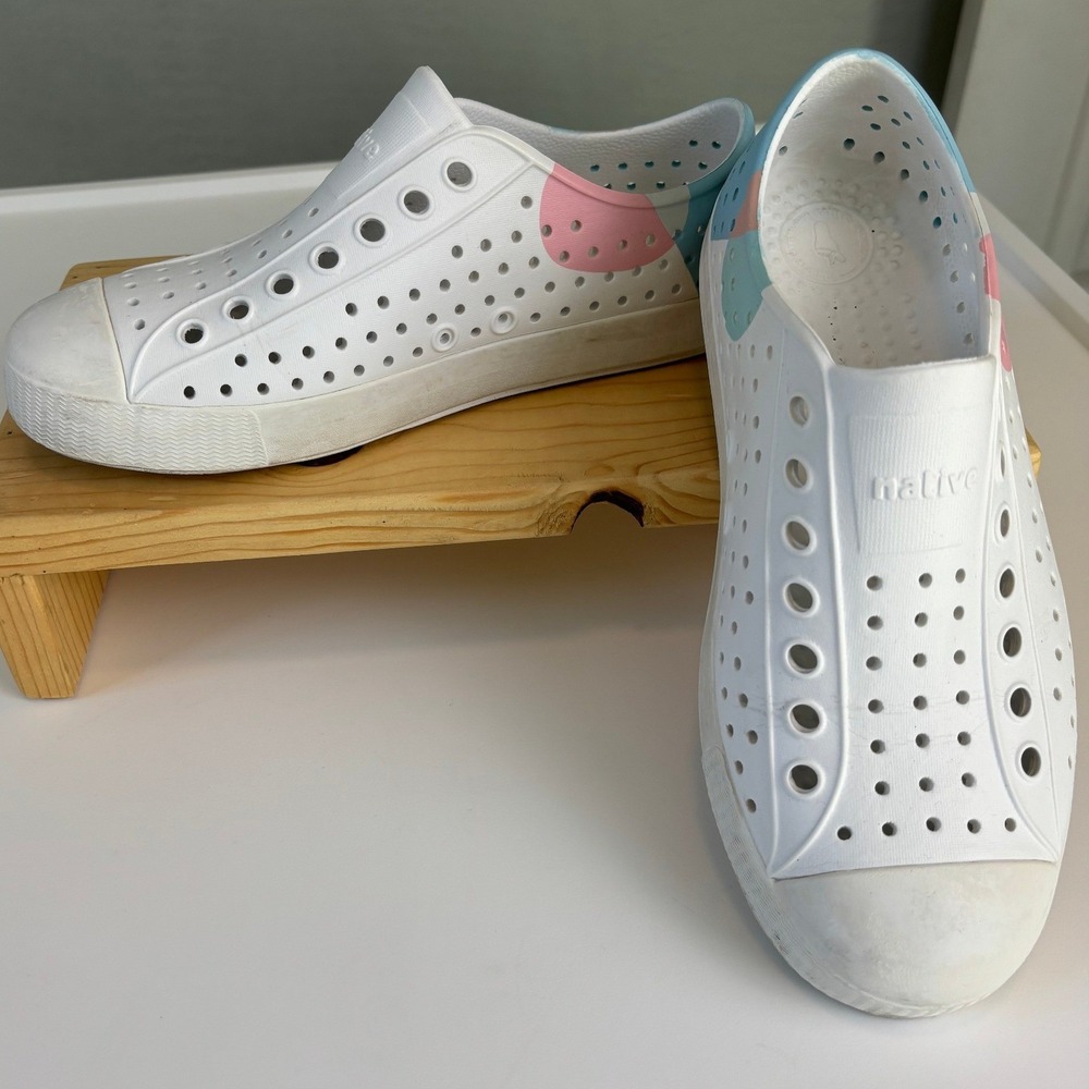 Native Jefferson White Pastel Perforated Slip On Shoes Mens 5 Womens 7